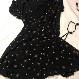 Black and Star Patterned Wrap around